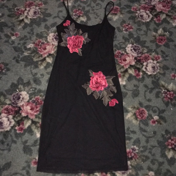 Black Rose Appliqué mini dress 🌹 *NEW WITH TAGS* - Picture 1 of 5